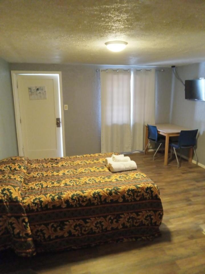Ranch Motel โคโลราโดสปริงส์ ภายนอก รูปภาพ